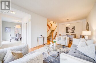 1085 Harrogate Dr in Hamilton, ON - Building Photo - Building Photo