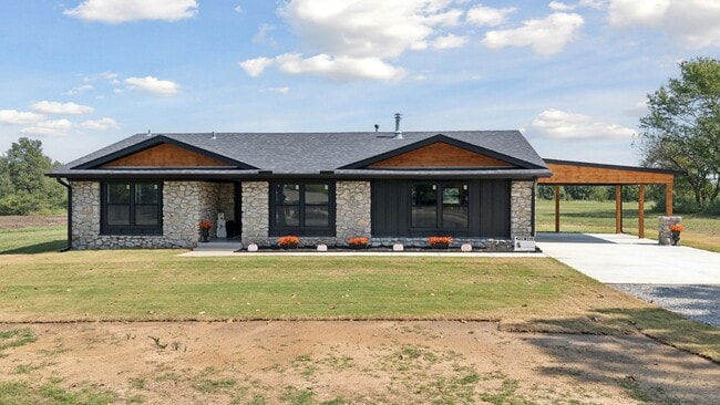 11325 N 123rd E Ave in Collinsville, OK - Building Photo - Building Photo