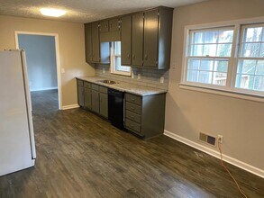 506 Jefferson Dr in Woodstock, GA - Building Photo - Building Photo