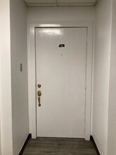 3075 Walnut Bend Ln in Houston, TX - Building Photo - Building Photo