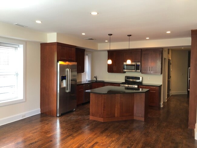87 W Main St, Unit 2A in Somerville, NJ - Building Photo - Building Photo