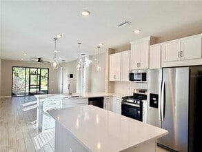 15109 Shady Palms Ln in Nokomis, FL - Building Photo - Building Photo