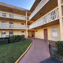 5860 NW 64th Ave in Tamarac, FL - Building Photo