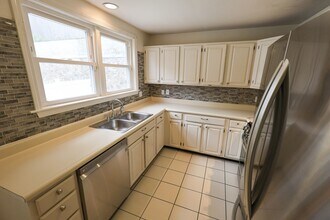 8 Mt Calvary Rd in Boston, MA - Building Photo - Building Photo
