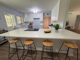 2510 Lake Ellen Dr in Tampa, FL - Building Photo