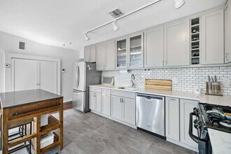 354 3rd St in Jersey City, NJ - Building Photo - Building Photo