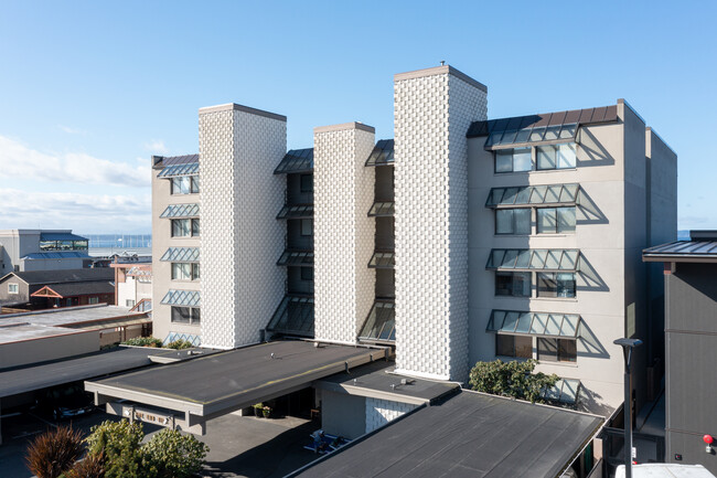 The Ebb Tide in Edmonds, WA - Building Photo - Building Photo