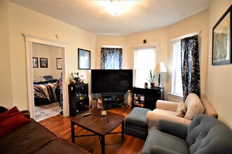 67 Washburn Ave in Cambridge, MA - Building Photo - Building Photo