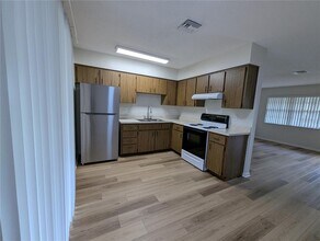 20032 Suncrest Dr in Brooksville, FL - Building Photo - Building Photo