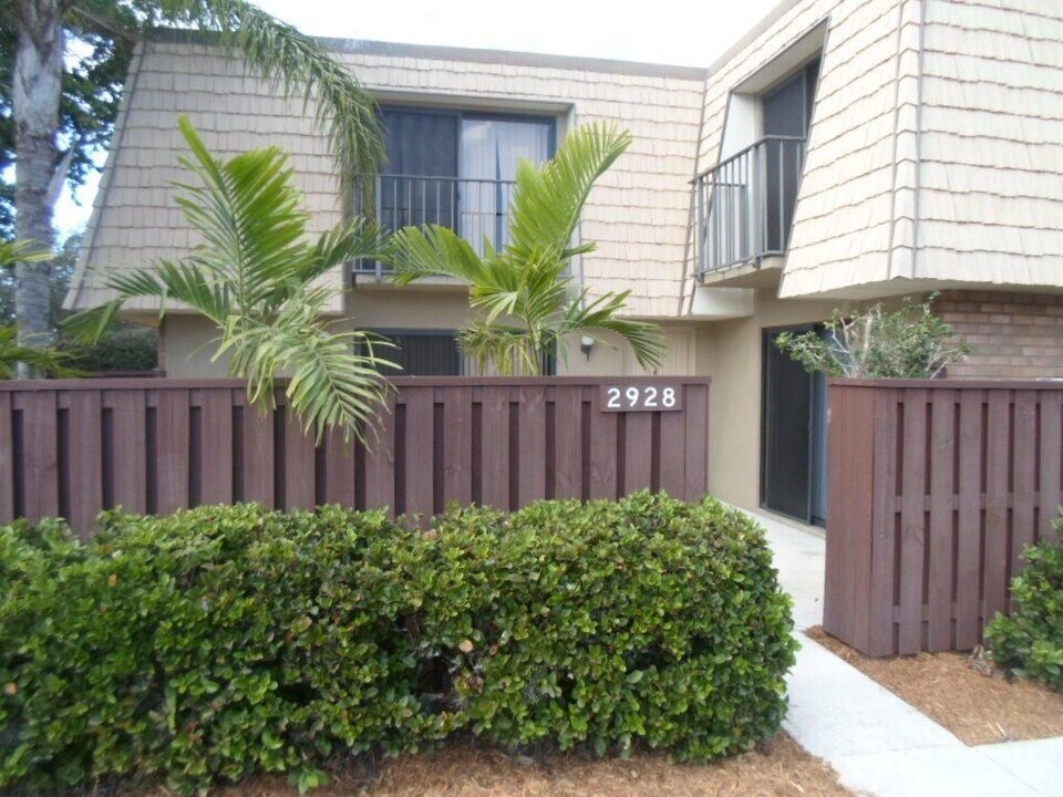 2928 SW Sunset Trace Cir in Palm City, FL - Building Photo