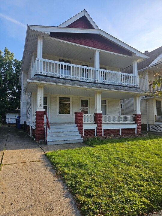 3913 Henritze Ave in Cleveland, OH - Building Photo