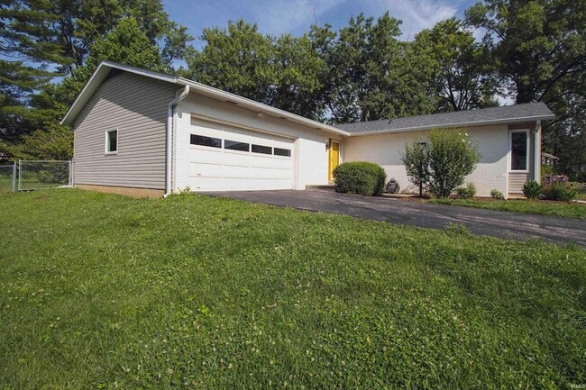 3626 S Kingsbury Ave in Bloomington, IN - Building Photo - Building Photo