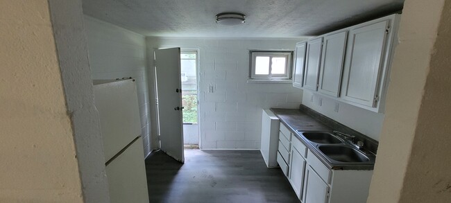 607 Blair Ave, Unit A in High Point, NC - Foto de edificio - Building Photo