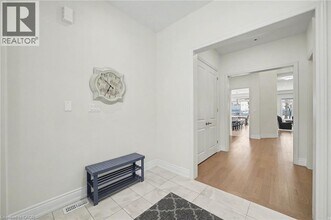 268 Rea Dr in Fergus, ON - Building Photo - Building Photo