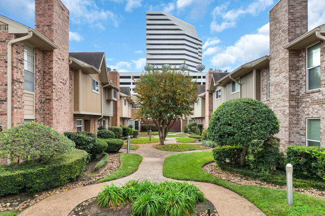 Bering Place in Houston, TX - Building Photo - Building Photo