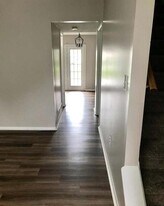 663 Johahn Dr in Westminster, MD - Building Photo