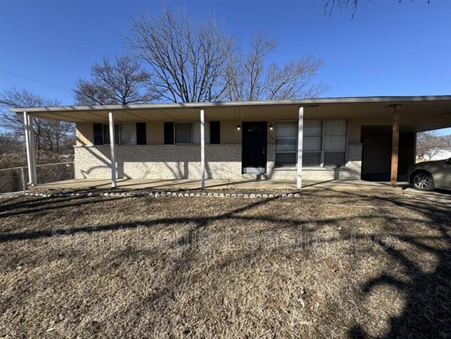 1405 Patterson Rd in Florissant, MO - Building Photo - Building Photo