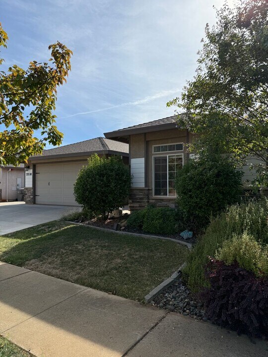 5538 Muir Peak Rd in Redding, CA - Building Photo