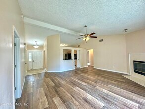 1136 Dorwinion Dr in Jacksonville, FL - Building Photo - Building Photo