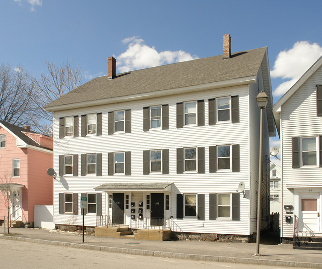 178-180 Cedar St in Manchester, NH - Building Photo - Building Photo