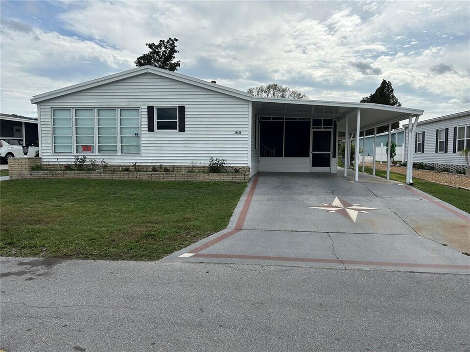 39638 Sunvalley Dr in Zephyrhills, FL - Building Photo