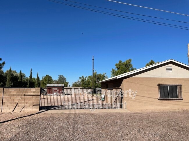 property at 1420 N Center St