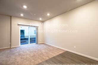 12019 SE High Creek Rd in Happy Valley, OR - Building Photo - Building Photo