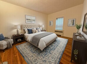 15 Beechcroft St, Unit 2 in Boston, MA - Foto de edificio - Building Photo