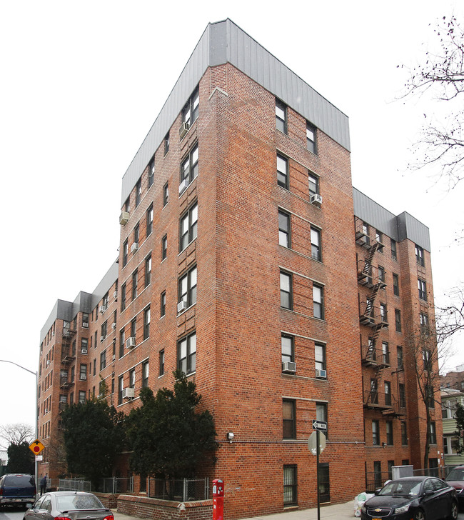 70 E 8th St in Brooklyn, NY - Building Photo - Building Photo