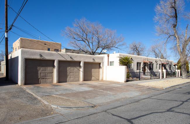 1002 Lead Ave SW in Albuquerque, NM - Building Photo - Building Photo