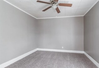1023 Thomas V Bryant Dr in Jeffersonville, IN - Building Photo - Building Photo