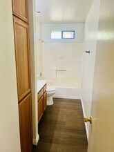 10339 Lincoln Ave in Hesperia, CA - Foto de edificio - Building Photo