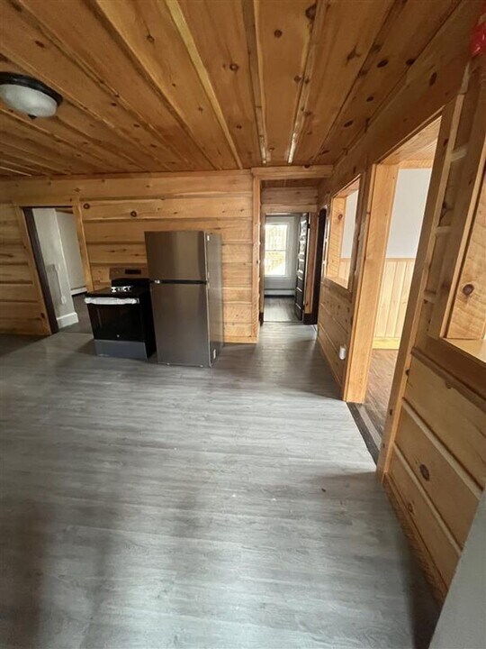 333 Cumberland St in Rumford, ME - Building Photo