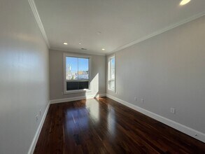 87 Medford St in Medford, MA - Building Photo - Building Photo