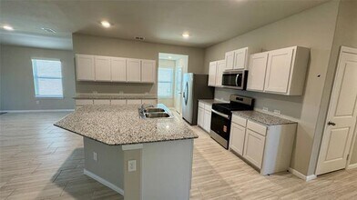 1517 Cansler Dr in Krum, TX - Building Photo - Building Photo