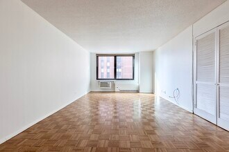 300 E 30th St, Unit 2A in New York, NY - Building Photo - Building Photo