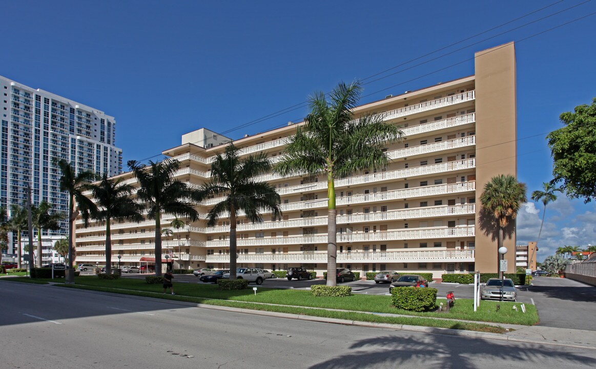 Martinique in Hallandale Beach, FL - Building Photo