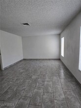 3915 Visby Ln in Las Vegas, NV - Building Photo - Building Photo