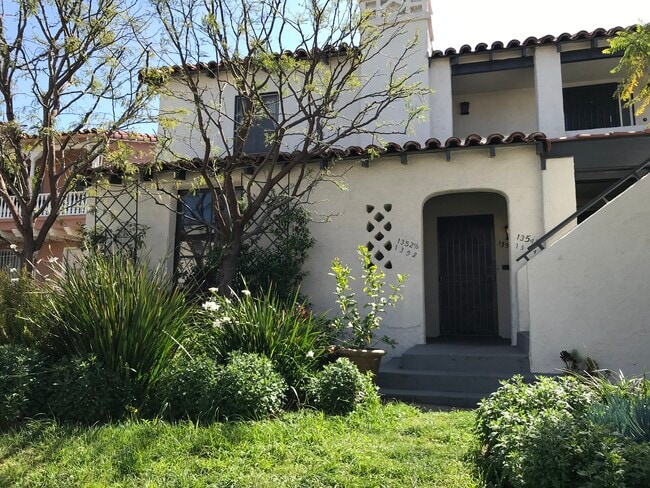 1352 Masselin Ave, Unit 1352