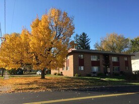 211-225 Weston Ave in Rothschild, WI - Building Photo