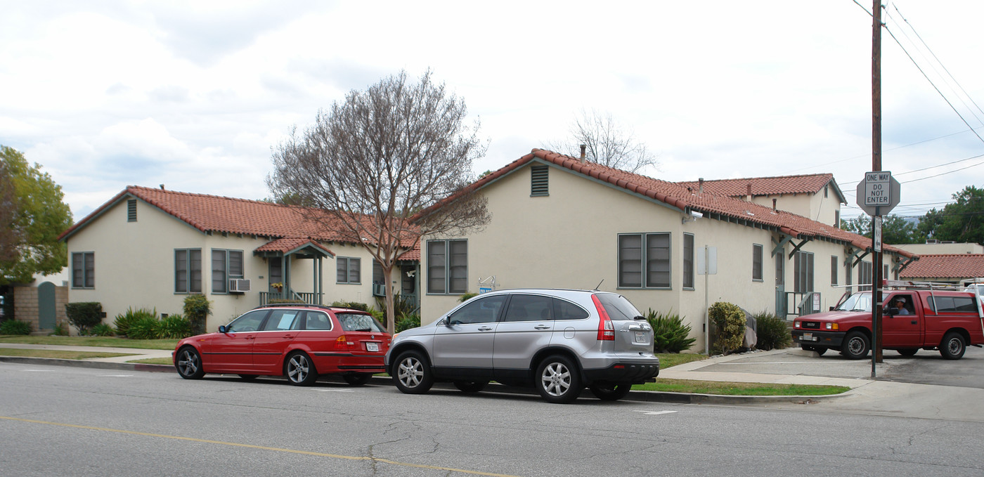 2147 3rd St in La Verne, CA - Building Photo