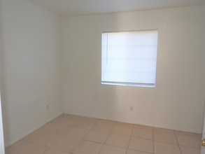 1521 Old W Ave-Unit -3 in Pahrump, NV - Building Photo - Building Photo