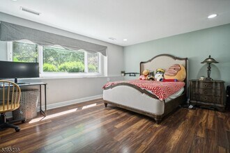 195 Chaucer Dr in Berkeley Heights, NJ - Building Photo - Building Photo