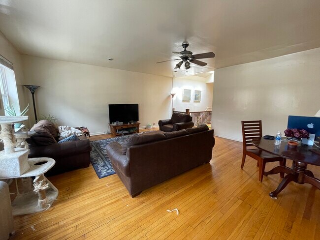 3229 N Clark St in Chicago, IL - Building Photo - Building Photo