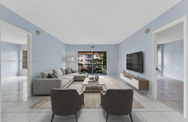 4172 Inverrary Dr in Lauderhill, FL - Building Photo - Building Photo