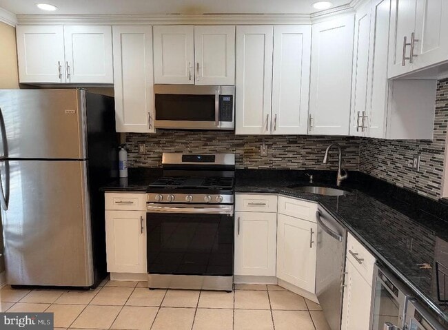 property at 5 Stout Ct