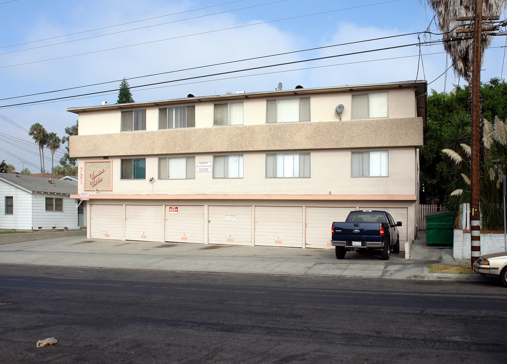 Venice Villa in Inglewood, CA - Building Photo