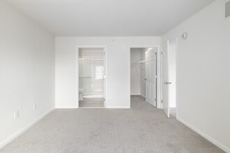 Yorkshire Village Senior 55+ in Lawrenceville, NJ - Foto de edificio - Interior Photo
