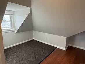 49 Washington St-Unit -9 in Bristol, CT - Building Photo - Building Photo