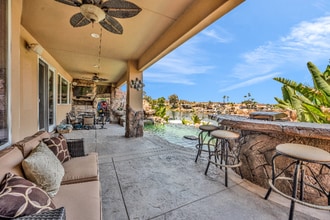 30420 Longhorn Dr in Canyon Lake, CA - Building Photo - Building Photo
